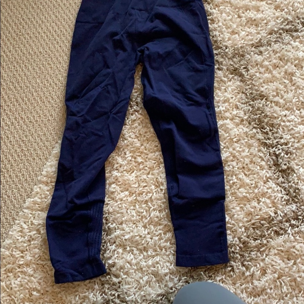 Lulu blue leggings. Mid calf